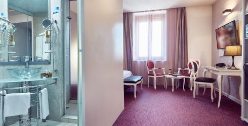 hotel room image