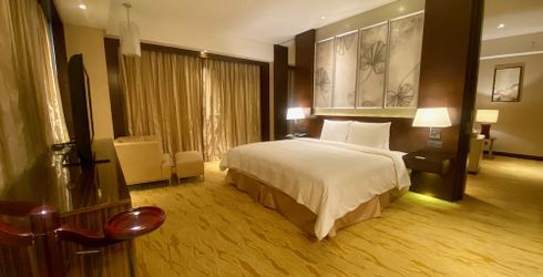 hotel room image