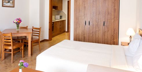 hotel room image