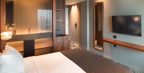 hotel room image