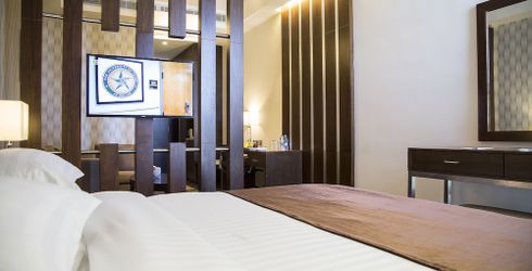 hotel room image