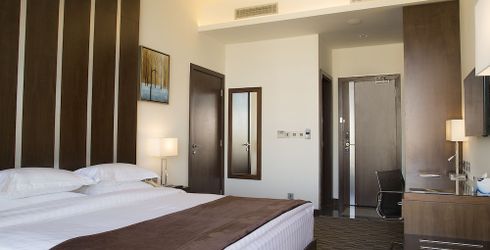 hotel room image