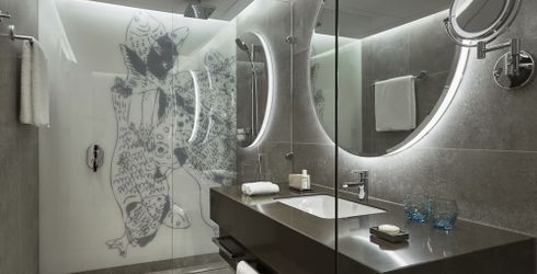 hotel room image