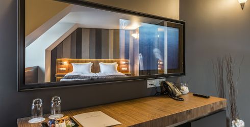 hotel room image