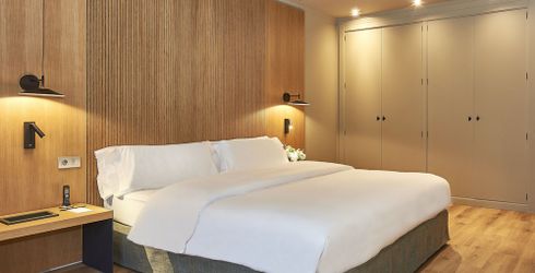 hotel room image
