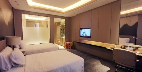 hotel room image