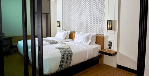 hotel room image