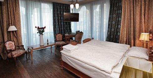 hotel room image