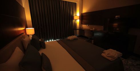 hotel room image