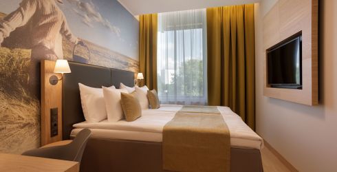hotel room image