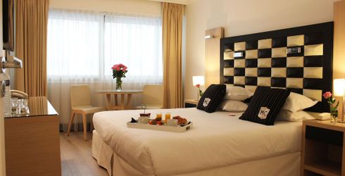 hotel room image