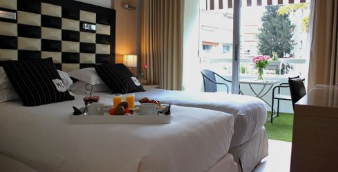 hotel room image