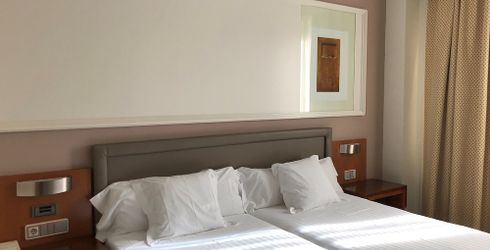 hotel room image