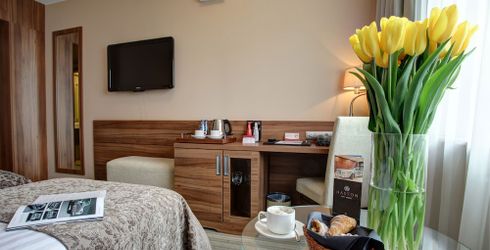 hotel room image