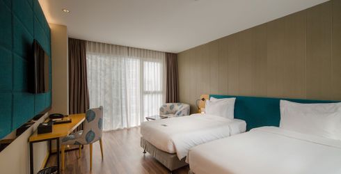 hotel room image