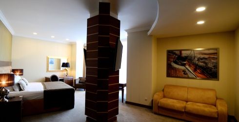hotel room image