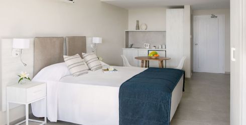 hotel room image