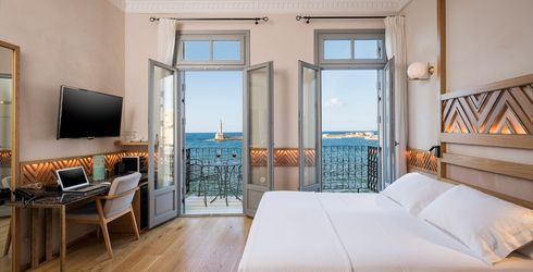 hotel room image