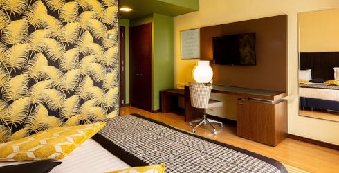 hotel room image