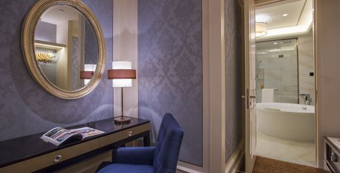 hotel room image