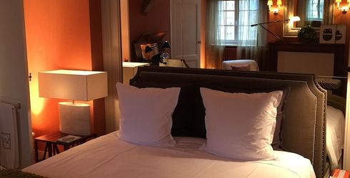 hotel room image
