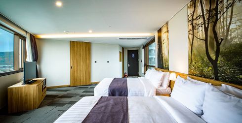 hotel room image