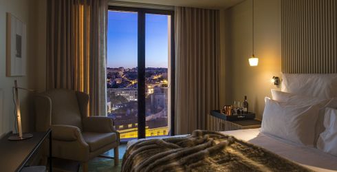 hotel room image