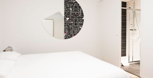 hotel room image