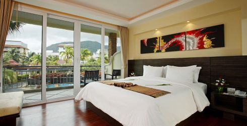 hotel room image