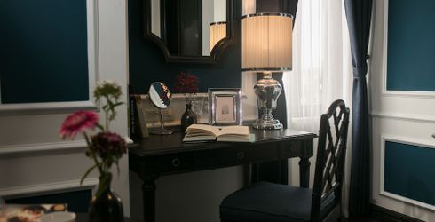 hotel room image