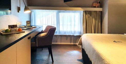 hotel room image