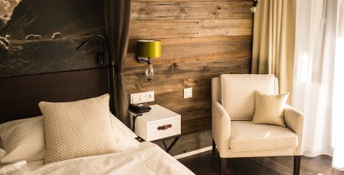 hotel room image