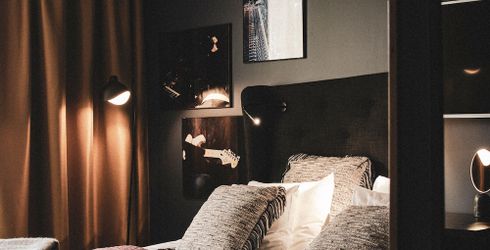 hotel room image