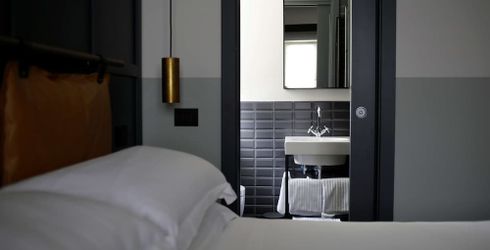 hotel room image