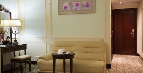 hotel room image