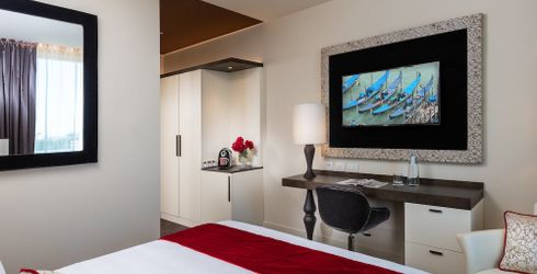 hotel room image