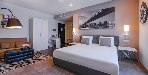 hotel room image