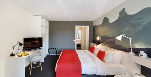 hotel room image