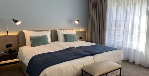 hotel room image