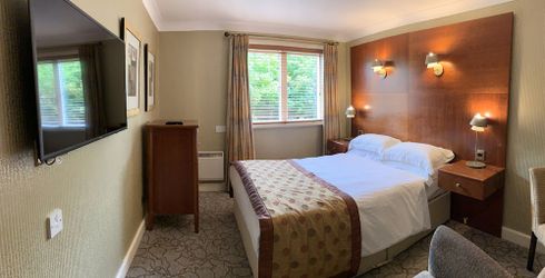 hotel room image