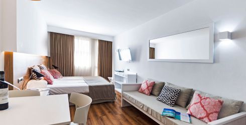 hotel room image