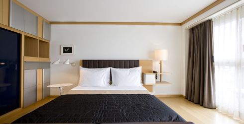 hotel room image