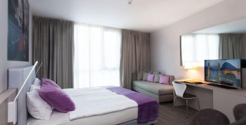 hotel room image