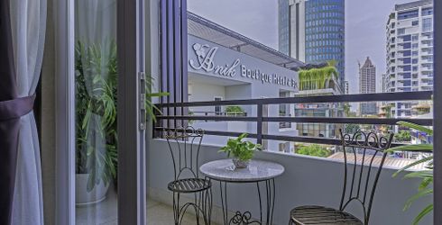 hotel room image