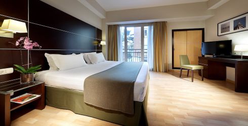hotel room image
