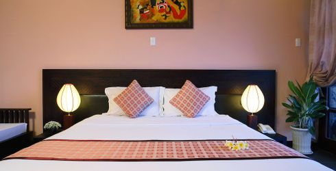 hotel room image