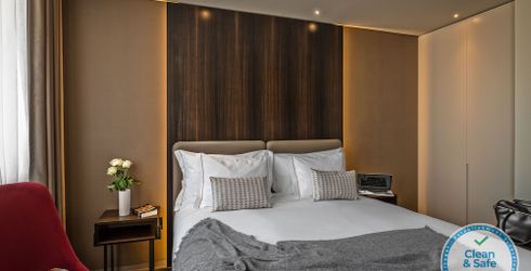 hotel room image