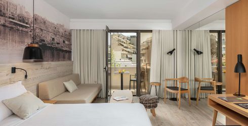 hotel room image
