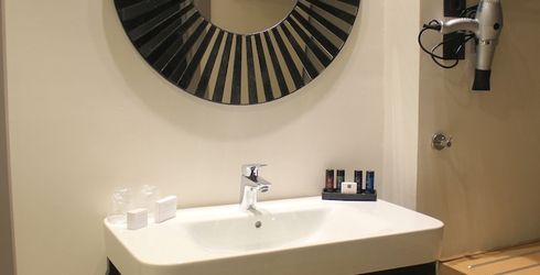hotel room image
