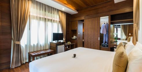 hotel room image